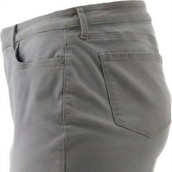 NWT NYDJ 5-POCKET BACK PETAL HEM GALE WASH CROP JEANS 4 - Picture 5 of 13